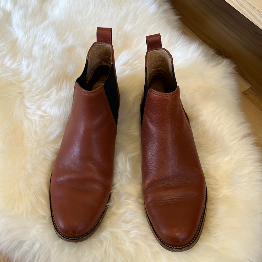 Madewell womens brown Chelsea boots
